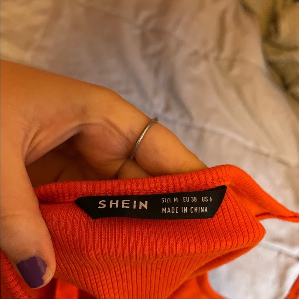 Shein crop top - Picture 2 of 2